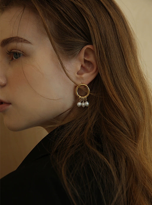 Round Pearl Tassel Stud Earrings