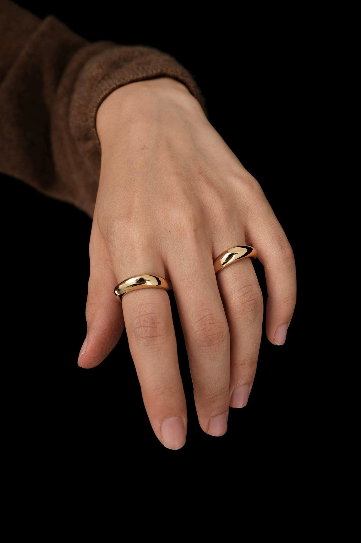 Tilda Modern Curved Ring Gold