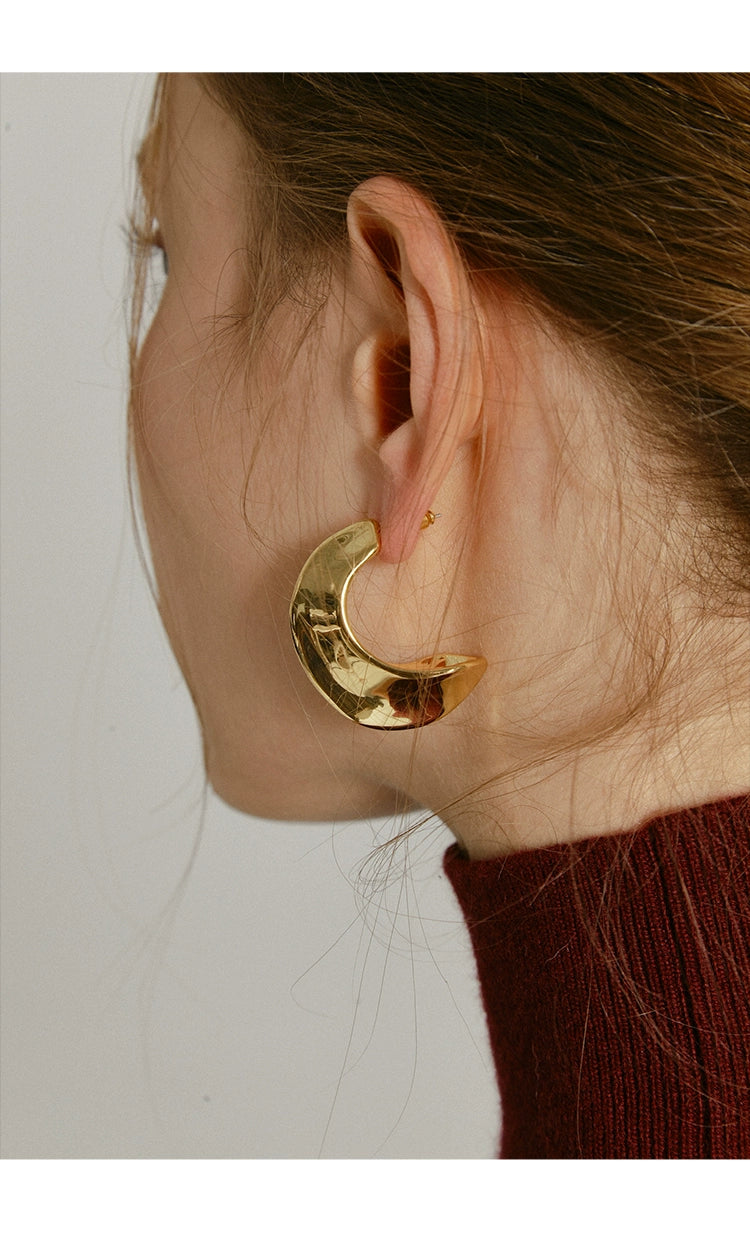 Modernism Flat Curled Earrings Gold