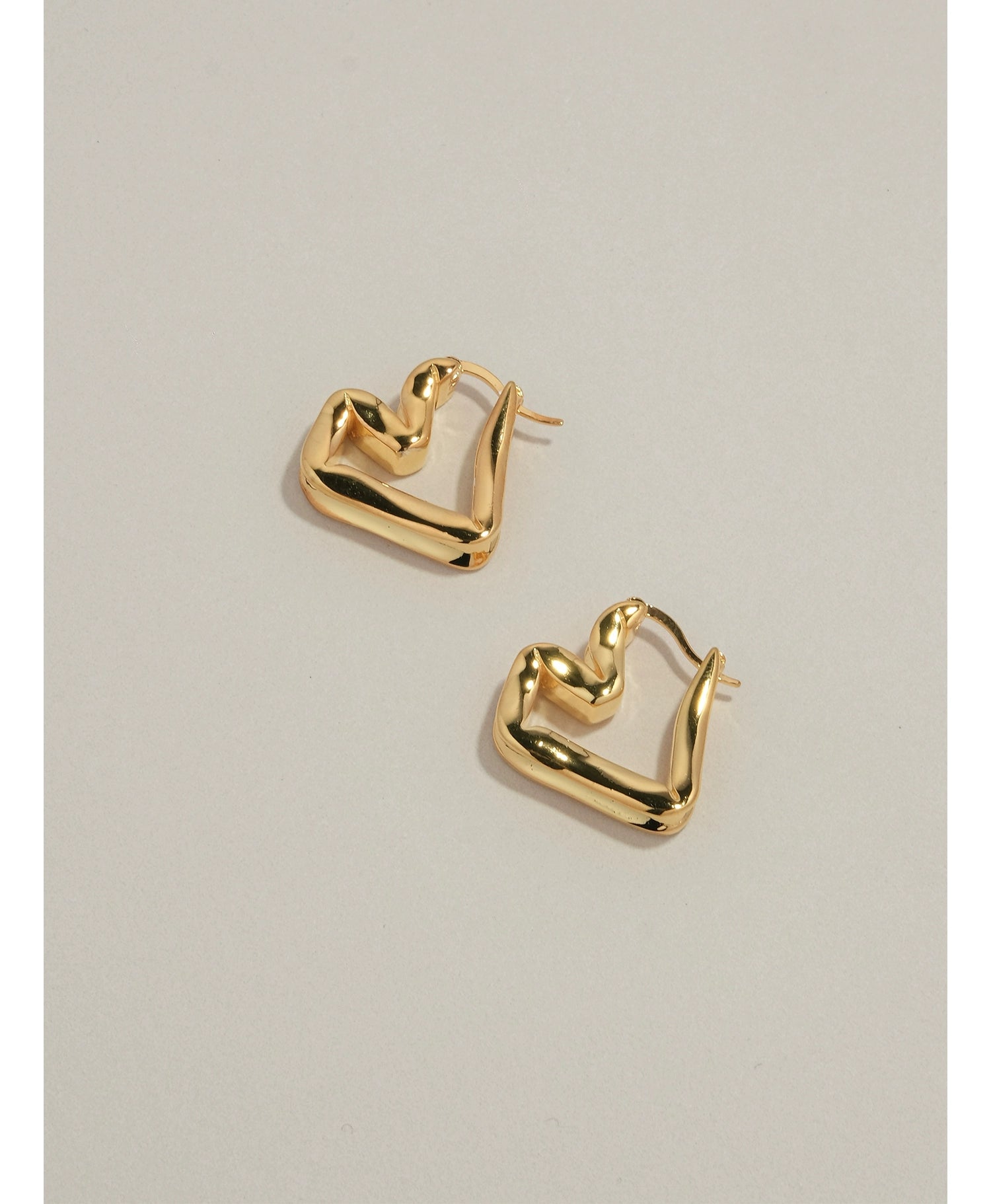 Ricoh Heart Hoop Earrings Gold / Silver